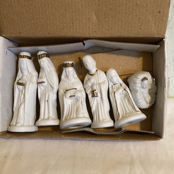 VINTAGE: 6pcs - Bisque Porcelain Nativity Set By Giftco - Christmas Holiday - Picture 2 of 7